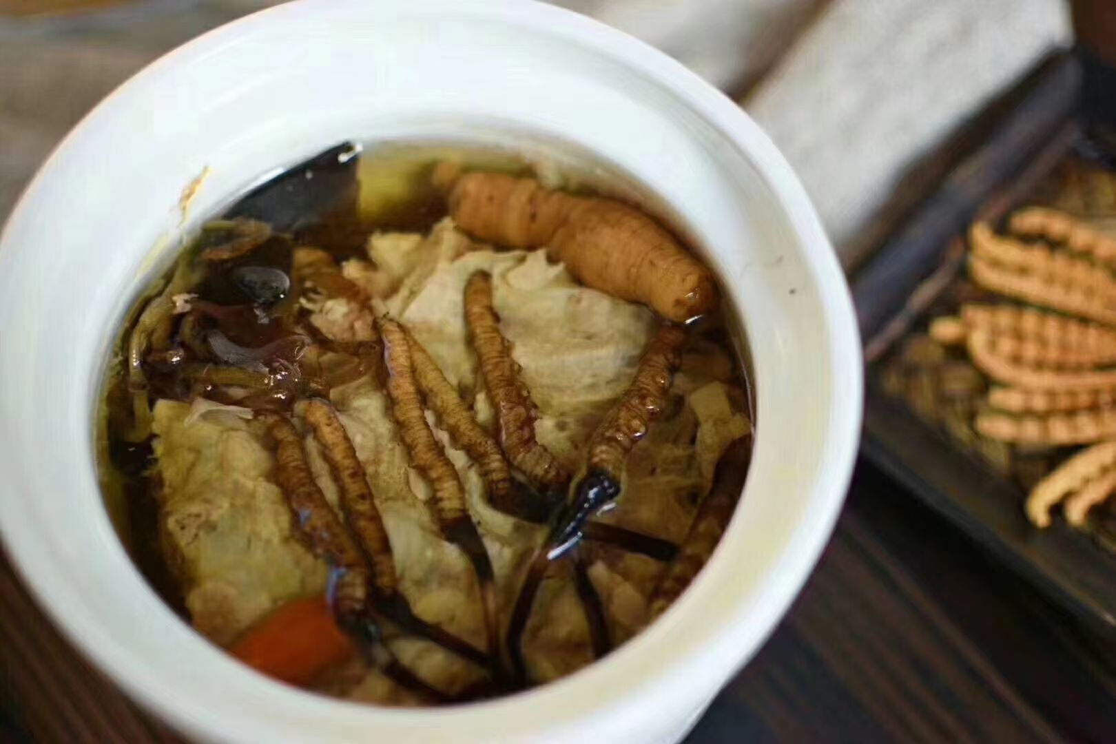 冬蟲夏草怎么食用？