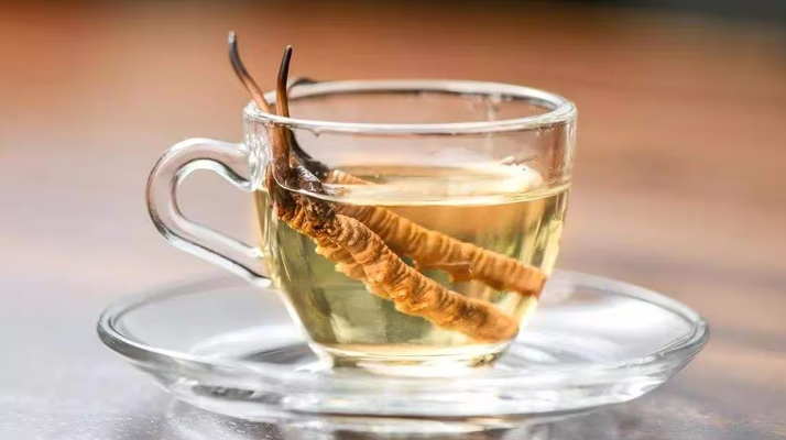 一斤白酒泡多少冬蟲夏草合適？科學配比與泡制指南