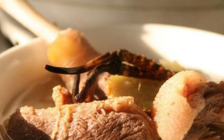 怎么燉冬蟲夏草湯好喝？掌握 3 個(gè)關(guān)鍵，湯鮮營養(yǎng)不浪費(fèi)